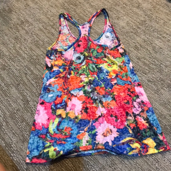 Water-colored floral racerback tank top - Picture 2 of 2